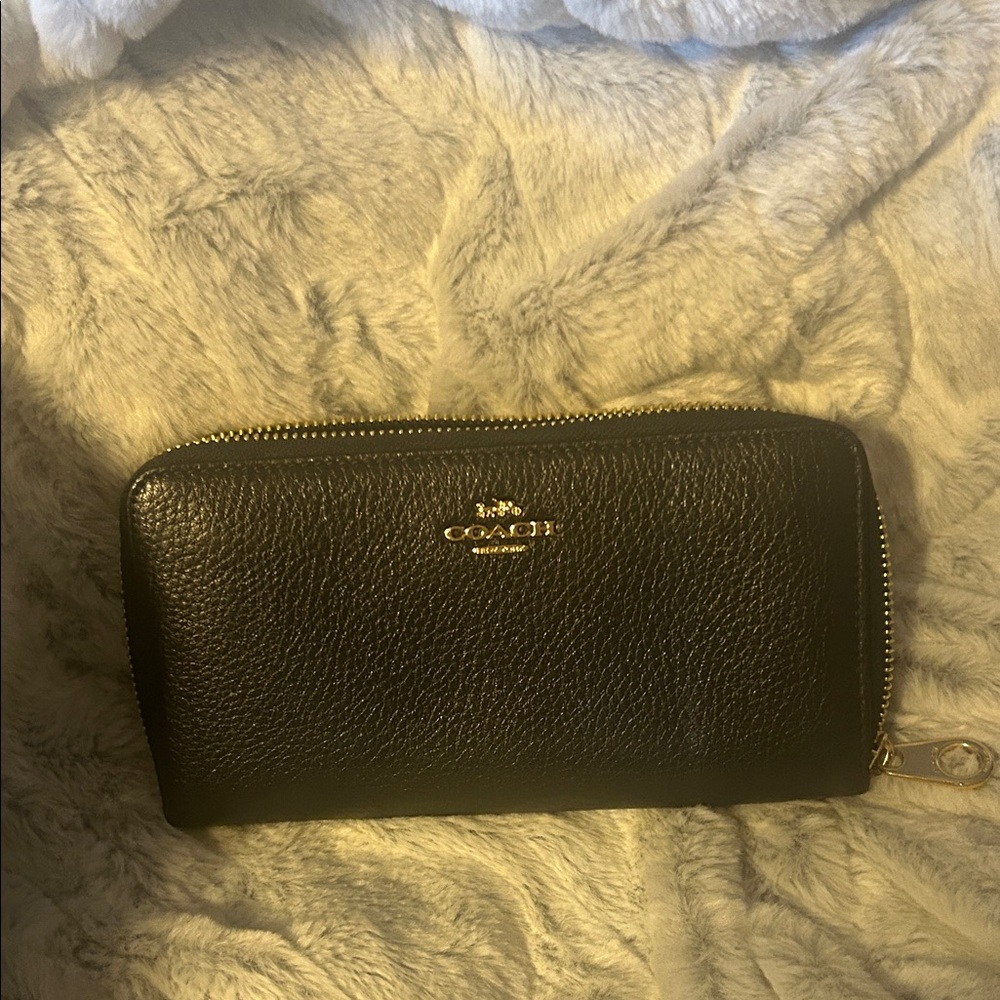 Coach Blue Pebbled Leather Zip Wallet; rarely used